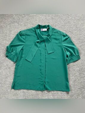 Vintage Prophecy Emerald Green Tie-Neck Short Sleeve Blouse Sz. M